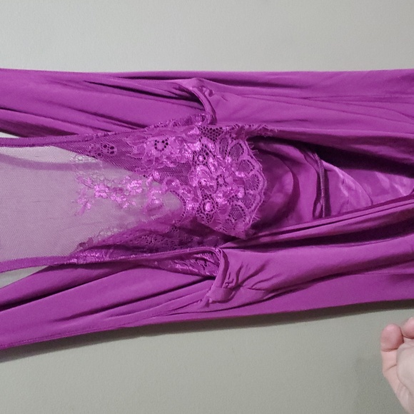 Guess Open Back With Lace Insert Top Size Small - Picture 3 of 4